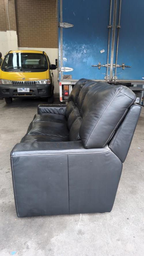 Second-hand Three Seater Couch - Photo 3)