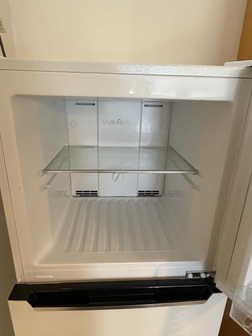 Second-hand Chiq 202L Top Mount Fridge - Photo 3)