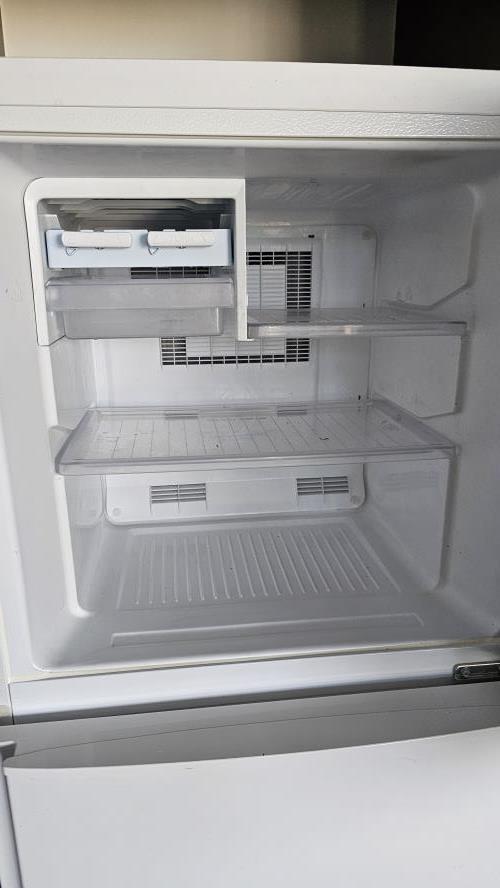 Second-hand Mitsubishi 260L Top Mount Fridge - Photo 3)