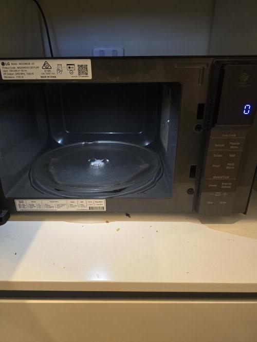 Second-hand LG Microwave - Photo 3)