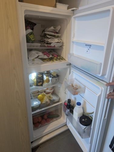 Second-hand Kelvinator 231L Top Mount Fridge - Photo 3)
