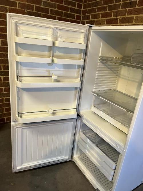 Second-hand Fisher & Paykel 404L Bottom Mount Fridge - Photo 3)