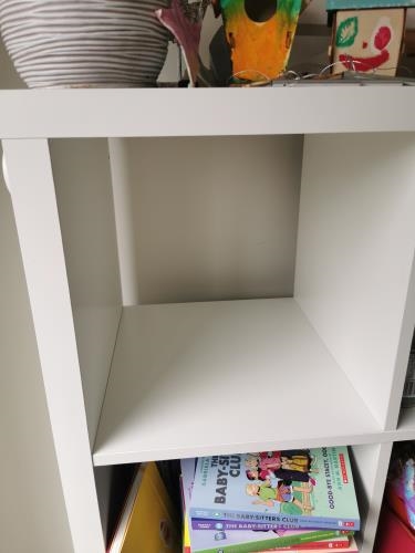 Second-hand IKEA KALLAX Bookshelf - Photo 4)