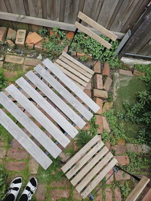 Second-hand Outdoor Table with 2 Chairs - Photo 4)