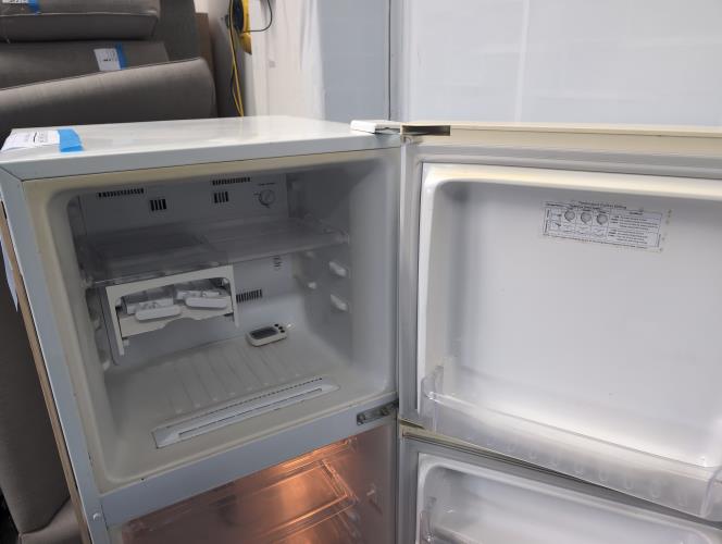 Second-hand Samsung 223L Top Mount Fridge - Photo 4)