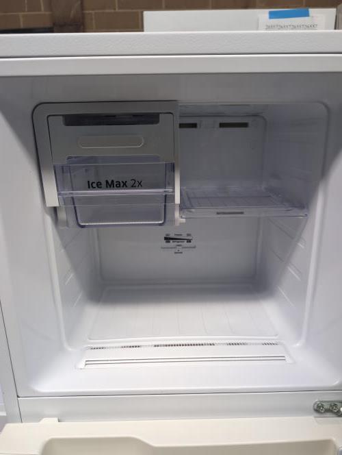 Second-hand Samsung 228L Top Mount Fridge - Photo 4)