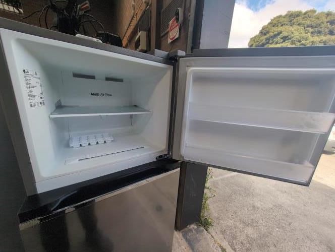 Second-hand LG 243L Top Mount Fridge - Photo 4)