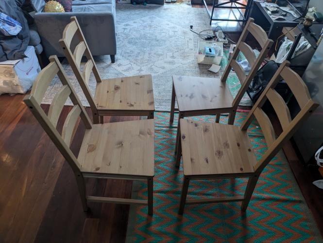 Second-hand Dining Table with 4 Chairs - Photo 4)