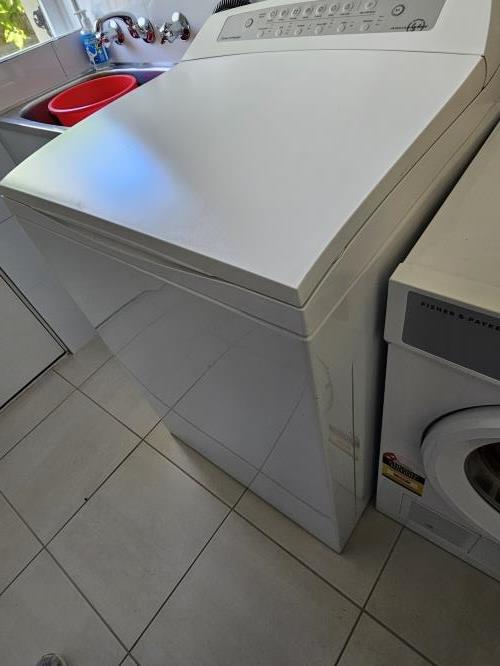 Second-hand Fisher & Paykel 8kg Top Load Washing Machine - Photo 4)