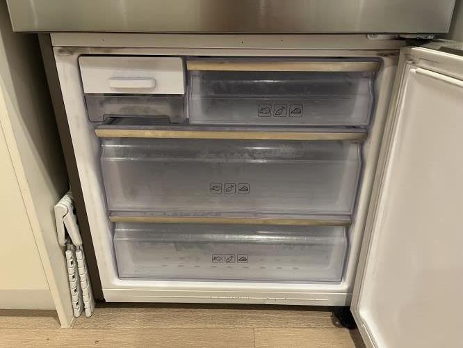 Second-hand Samsung 424L Bottom Mount Fridge - Photo 4)