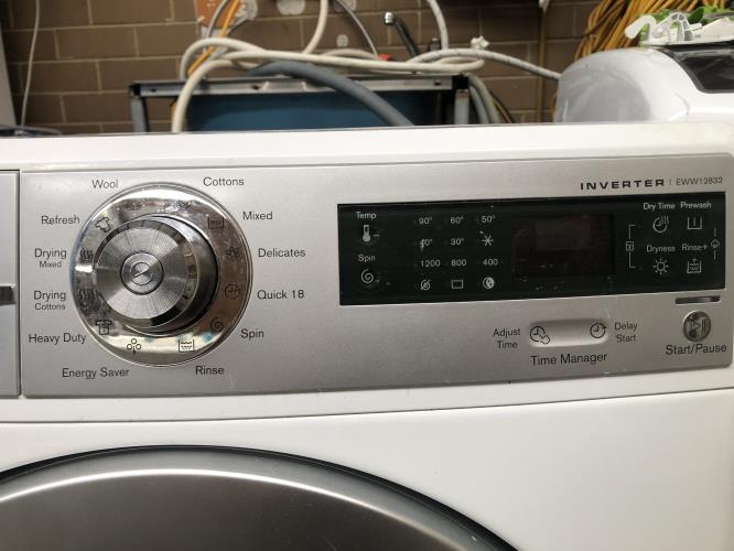 Second-hand Electrolux 8kg / 5kg Washer-Dryer Combo - Photo 4)