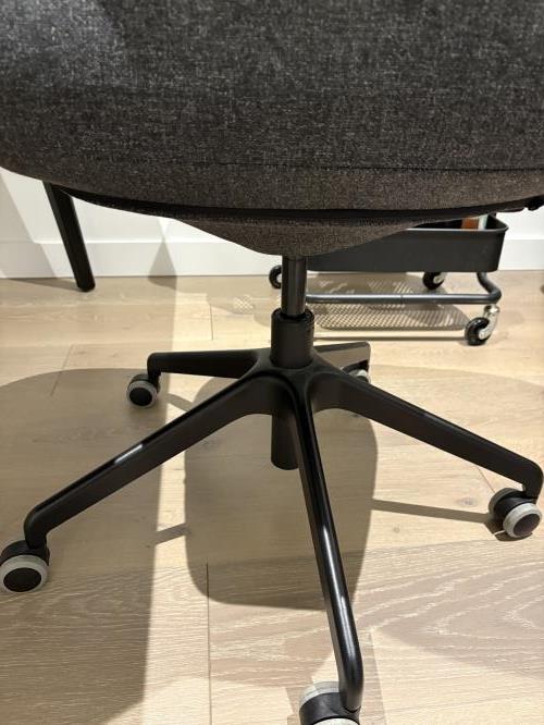 Second-hand IKEA Office Swivel Chair - Photo 4)