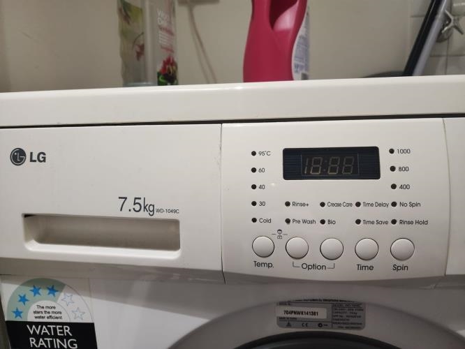 Second-hand LG 7.5kg Front Load Washing Machine - Photo 4)