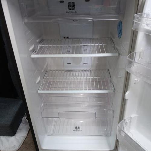 Second-hand Samsung 296L Top Mount Fridge - Photo 4)