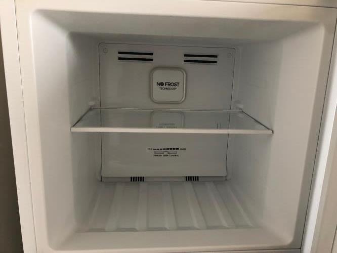 Second-hand Hisense 223L Top Mount Fridge - Photo 4)