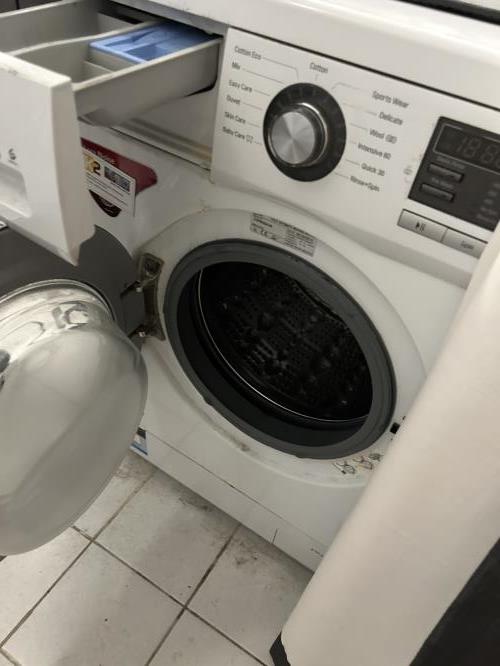 Second-hand LG 7.5kg Front Load Washing Machine - Photo 4)