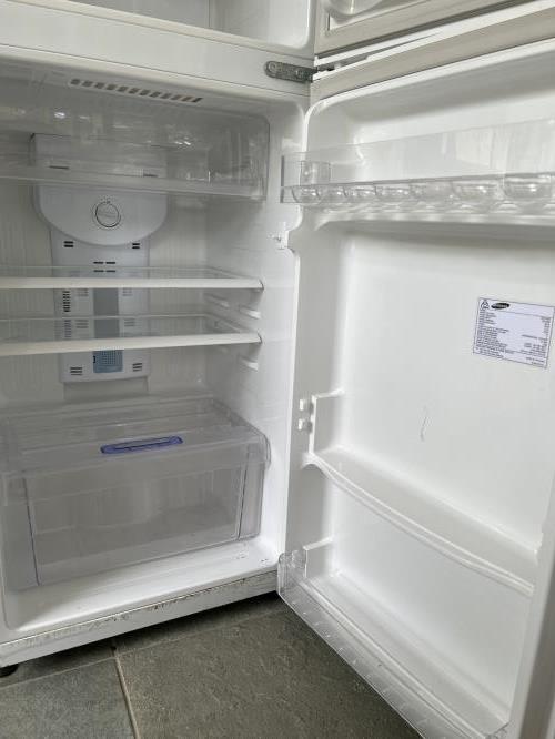 Second-hand Samsung 216L Top Mount Fridge - Photo 4)