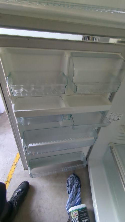 Second-hand Westinghouse 440L Top Mount Fridge - Photo 4)