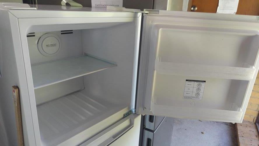 Second-hand Haier 221L Top Mount Fridge - Photo 4)