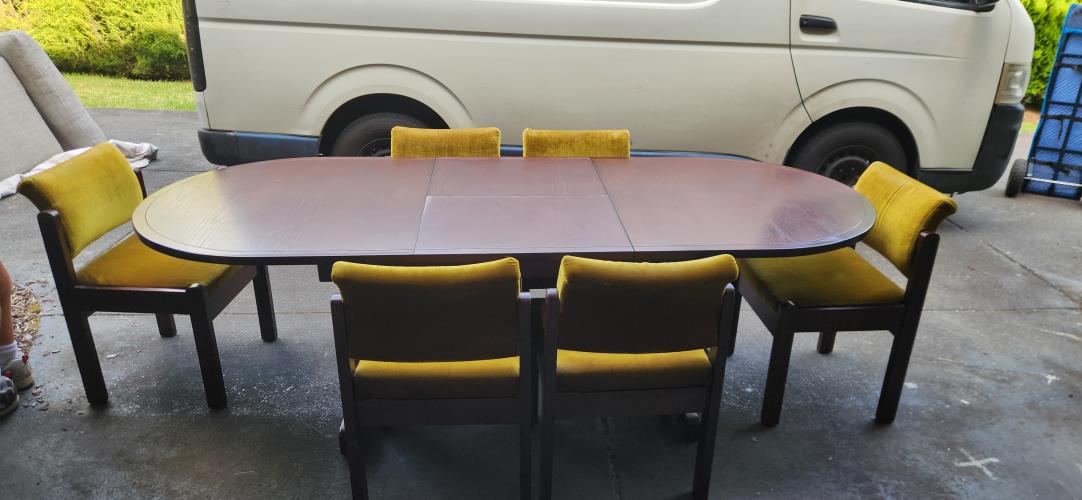 Second-hand Extendable Dining Table with 6 Chairs - Photo 4)