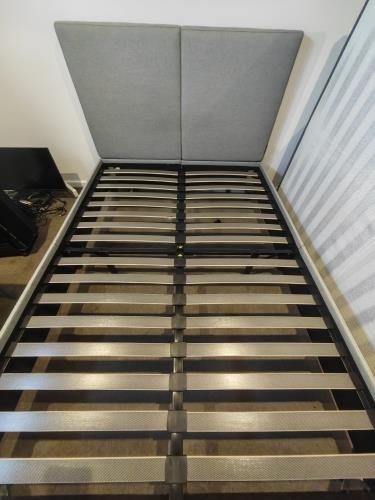 Second-hand Double Bed Frame - Photo 4)