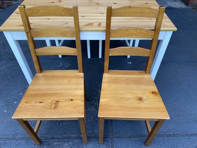 Second-hand Dining Table with 4 Chairs - Photo 4)