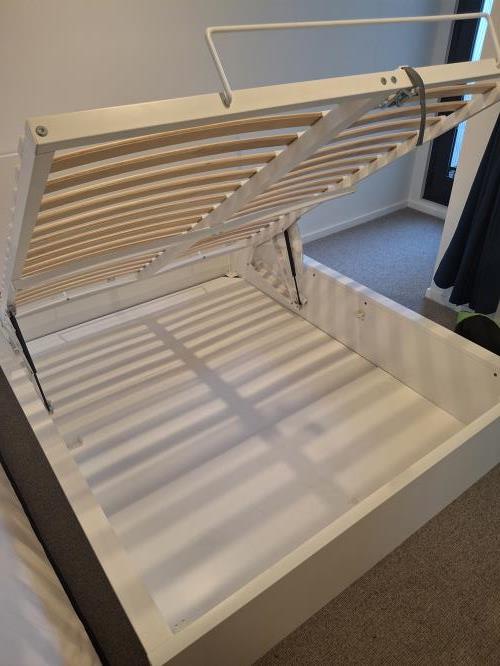 Second-hand Queen Bed Frame - Photo 4)