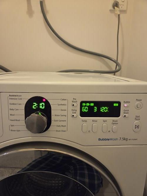 Second-hand Samsung 7.5kg Front Load Washing Machine - Photo 4)