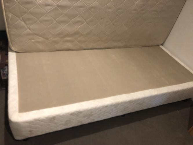 Second-hand Single Bed Base with Mattress on Castors - Photo 4)