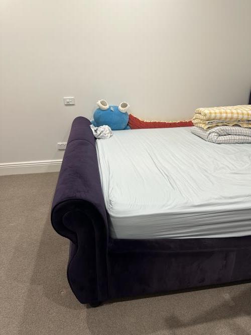 Second-hand King Size Bed Frame - Photo 4)