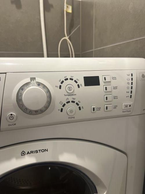 Second-hand Ariston 7.5kg / 4.5kg Washer-Dryer Combo - Photo 4)