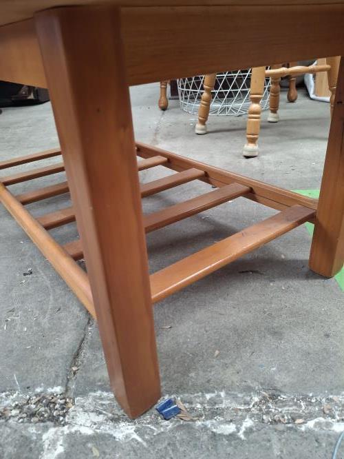 Second-hand Coffee Table - Photo 4)