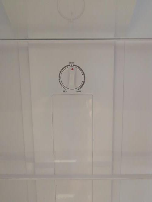 Second-hand Chiq 216L Top Mount Fridge - Photo 4)