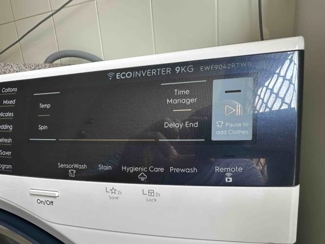Second-hand Electrolux 9kg Front Load Washing Machine - Photo 4)