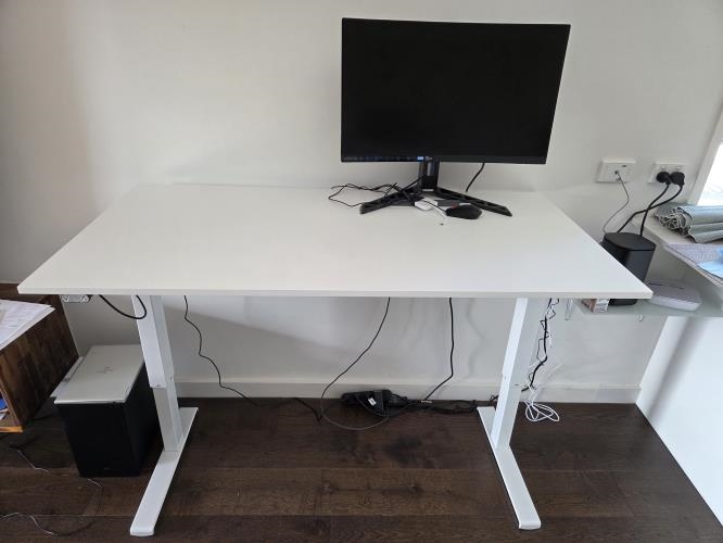 Second-hand Electric Sit/Stand Desk - Photo 4)