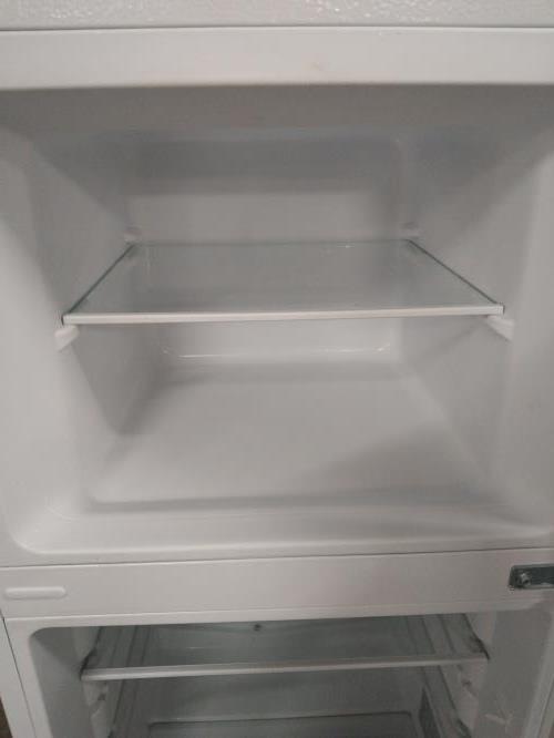 Second-hand Chiq 118L Top Mount Fridge - Photo 4)