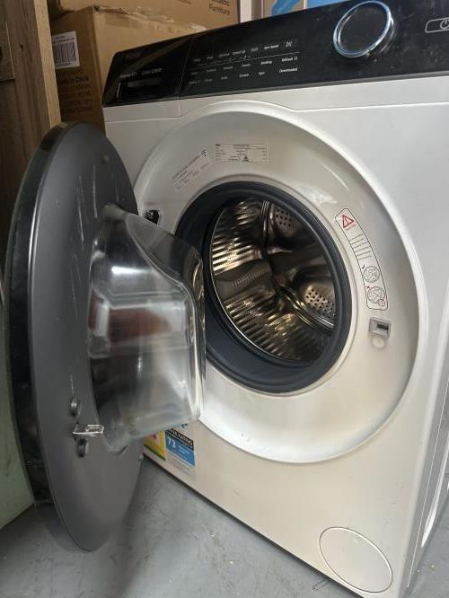 Second-hand Haier 8.5kg Front Load Washing Machine - Photo 4)