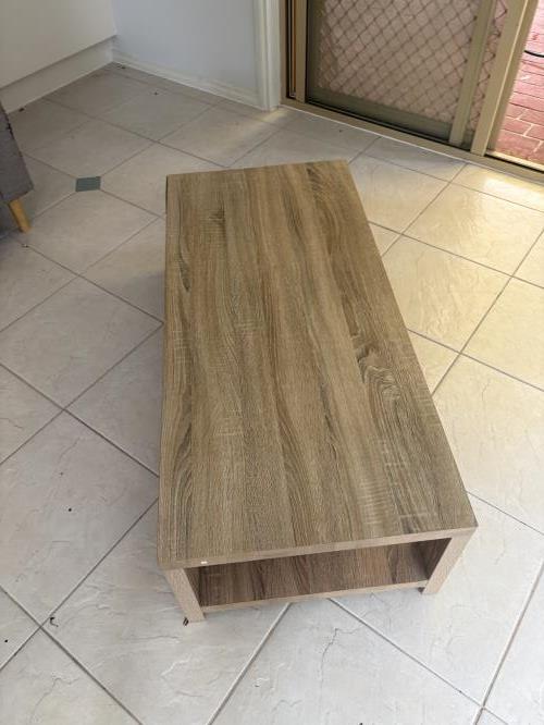 Second-hand Coffee Table - Photo 4)