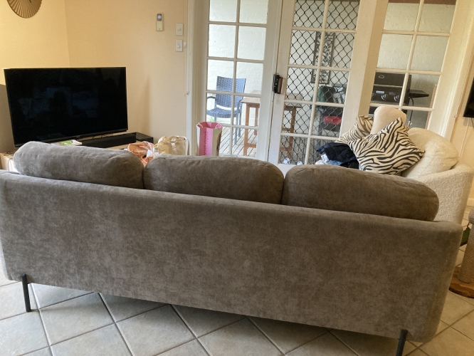 Second-hand Three Seater Sofa - Photo 4)