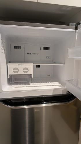 Second-hand Samsung 332L Top Mount Fridge - Photo 4)
