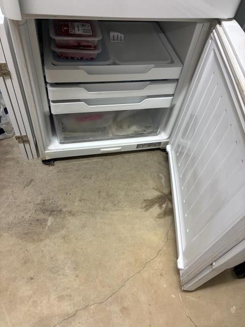 Second-hand Fisher & Paykel 373L Bottom Mount Fridge - Photo 4)