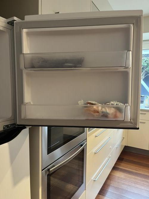 Second-hand LG 279L Top Mount Fridge - Photo 4)