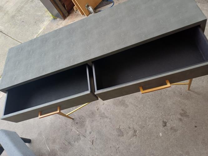 Second-hand Stylish Hall Table - Photo 4)