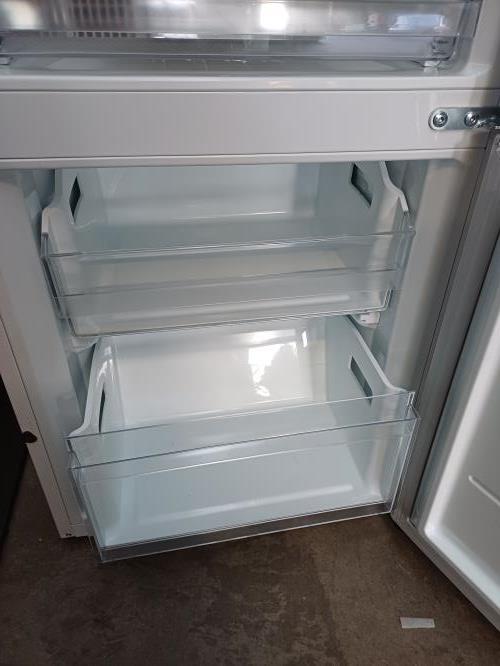 Second-hand LG 335L Bottom Mount Fridge - Photo 4)