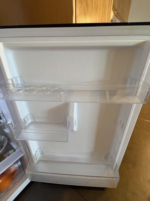 Second-hand Chiq 202L Top Mount Fridge - Photo 4)