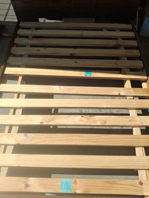 Second-hand Queen Size Bed Frame - Photo 4)