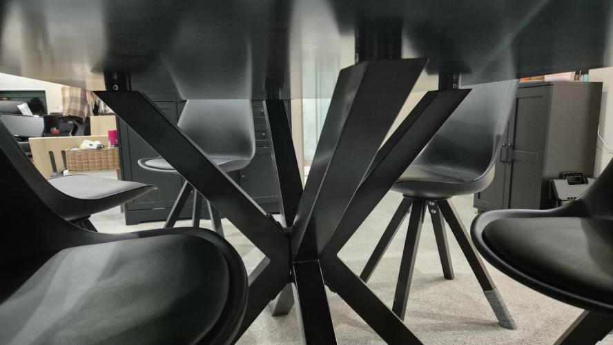 Second-hand Dining Table with 6 Chairs - Photo 4)