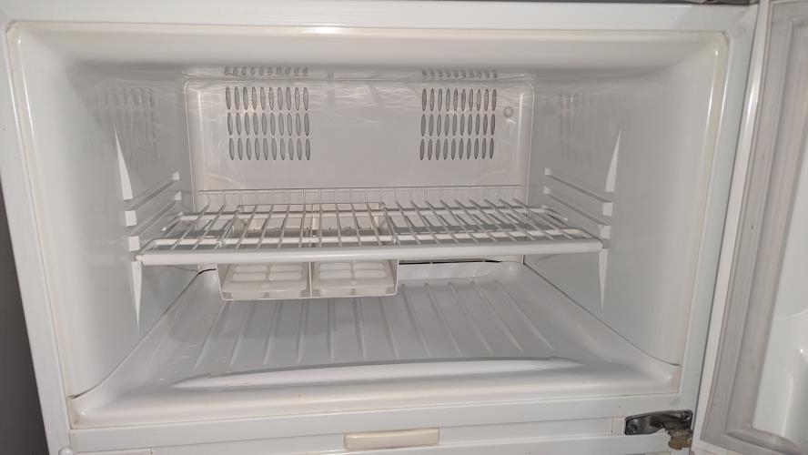 Second-hand Fisher & Paykel 411L Top Mount Fridge - Photo 4)