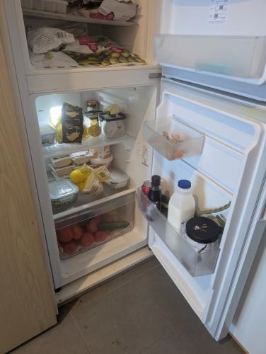 Second-hand Kelvinator 231L Top Mount Fridge - Photo 4)