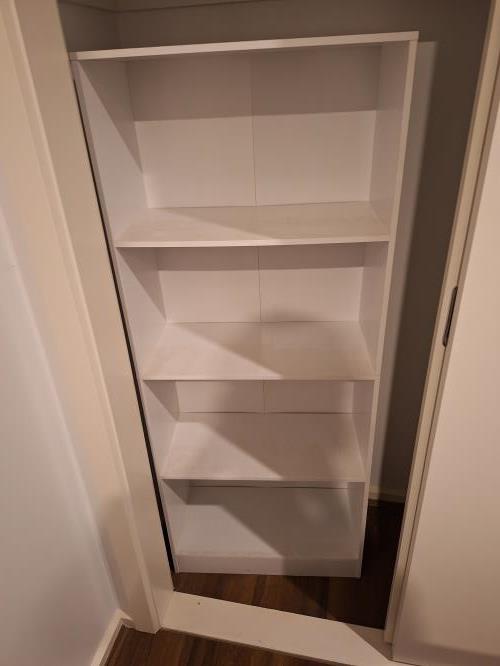 Second-hand Bookshelf - Photo 4)